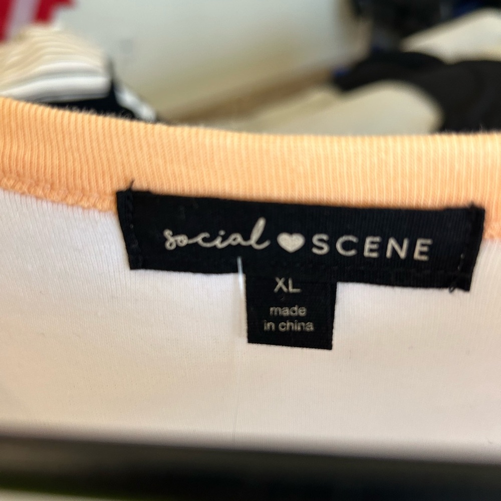 Social Scene White and Peach Top